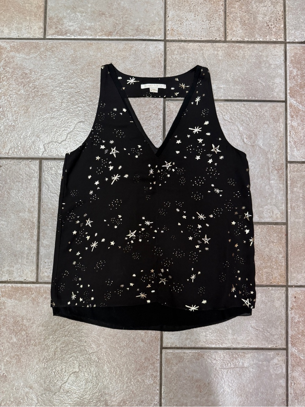 Cooper & Ella? Size small. Women's Black and gold Star Print V-Neck Tank Top